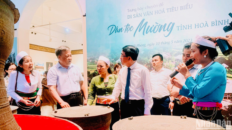 Các hiện vật đặc sắc của văn hóa Mường lần đầu tiên được giới thiệu tại Hải Phòng.
