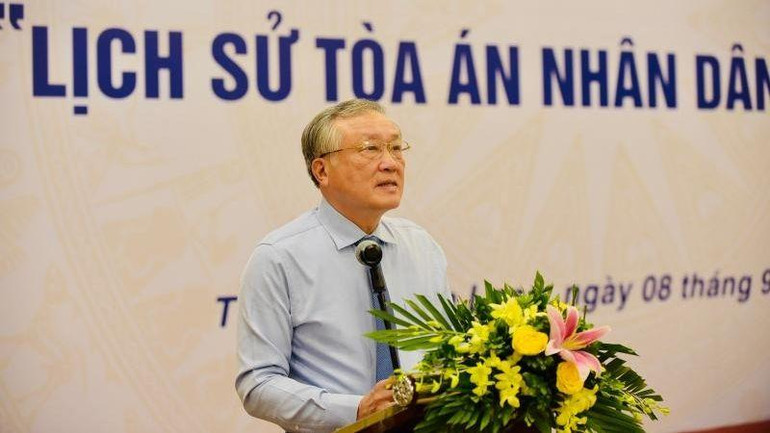 Nguyễn Hòa Bình, Ủy viên Bộ Chính trị, Bí thư Trung ương Đảng, Bí thư Ban cán sự Đảng, Chánh án Tòa án nhân dân tối cao phát biểu tại Hội thảo.