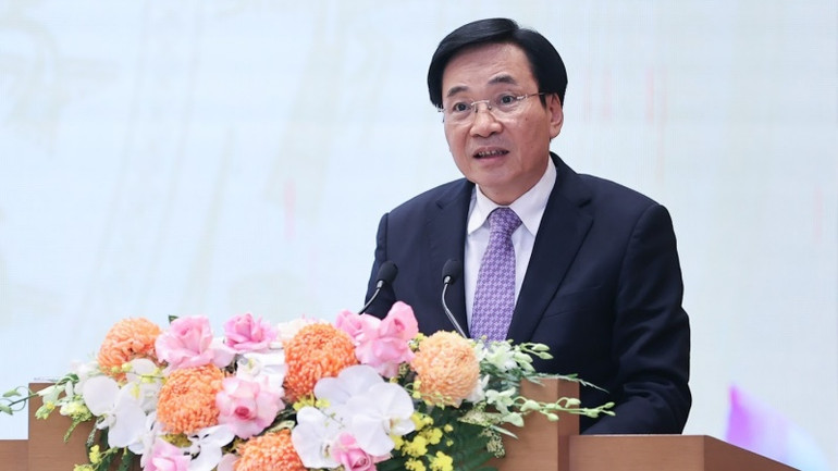 Bộ trưởng, Chủ nhiệm Văn phòng Chính phủ Trần Văn Sơn phát biểu tại Hội nghị.