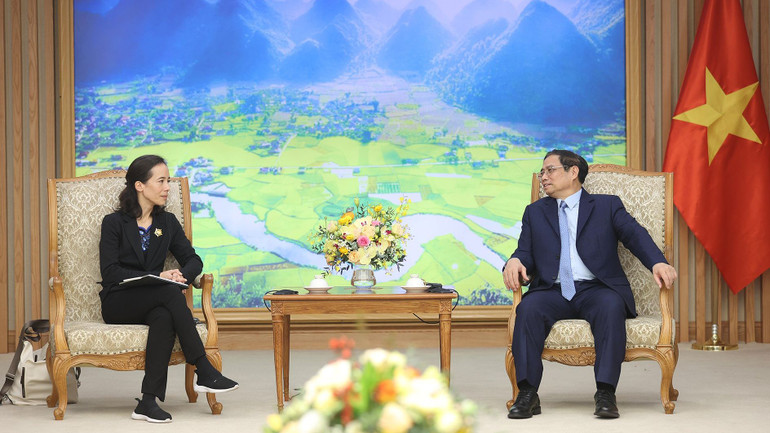 Thủ tướng Phạm Minh Chính tiếp bà Aurélia Nguyen, Giám đốc chiến lược Chương trình của Liên minh Toàn cầu về vaccine và tiêm chủng (GAVI), nguyên Giám đốc điều hành cơ chế COVAX.