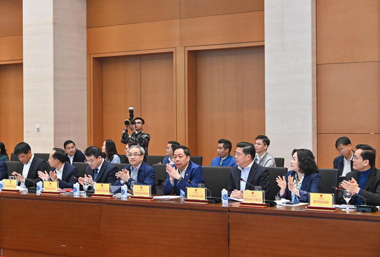 Lãnh đạo các Bộ, ngành dự Hội nghị.