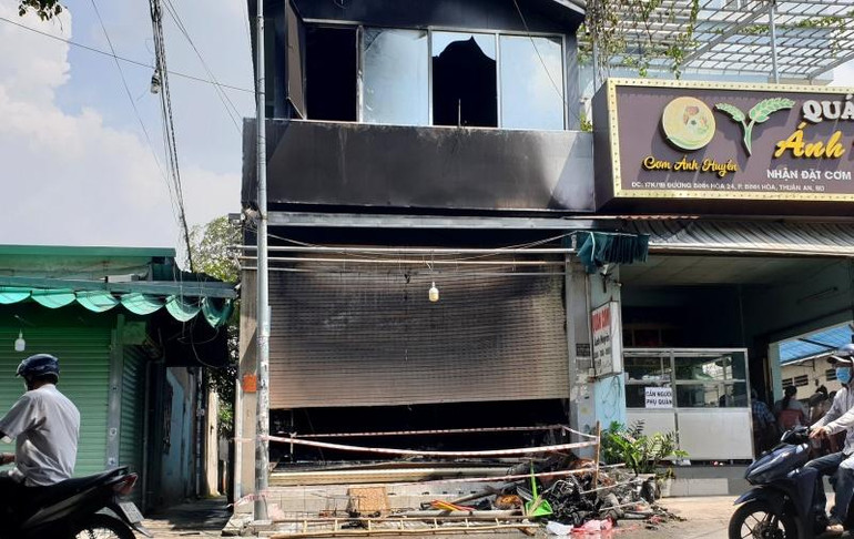 Hiện trường vụ cháy cửa hàng vật liệu Thanh Tùng ở thành phố Thuận An, tỉnh Bình Dương vào ngày 10/9.
