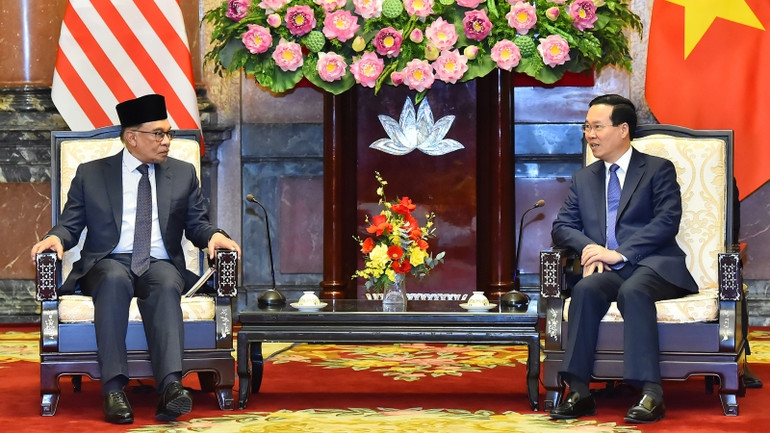 Chủ tịch nước Võ Văn Thưởng tiếp Thủ tướng Malaysia Anwar Ibrahim tại Phủ Chủ tịch. Chủ tịch nước Võ Văn Thưởng tiếp Thủ tướng Malaysia Anwar Ibrahim tại Phủ Chủ tịch.