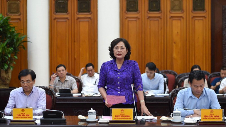 Thống đốc Ngân hàng Nhà nước Việt Nam Nguyễn Thị Hồng phát biểu ý kiến tại cuộc họp.