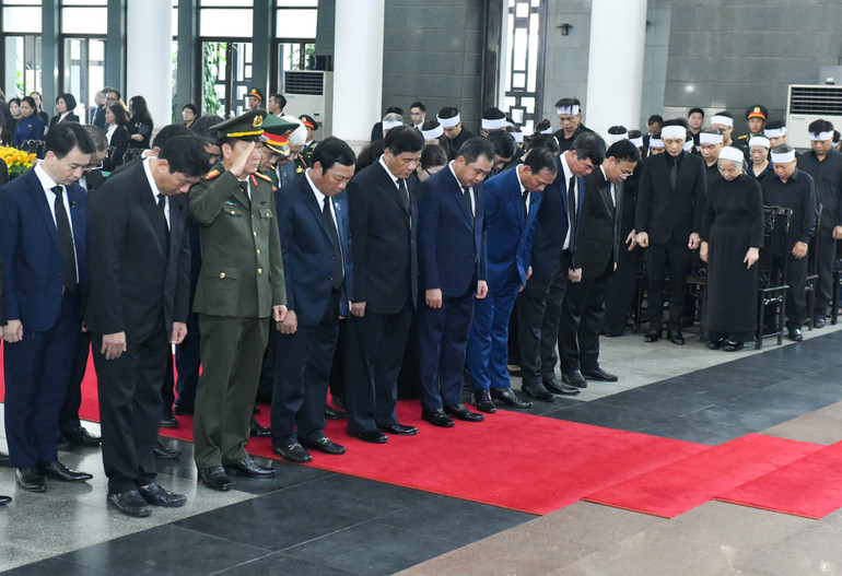 Đoàn Hải Dương viếng Tổng Bí thư Nguyễn Phú Trọng.