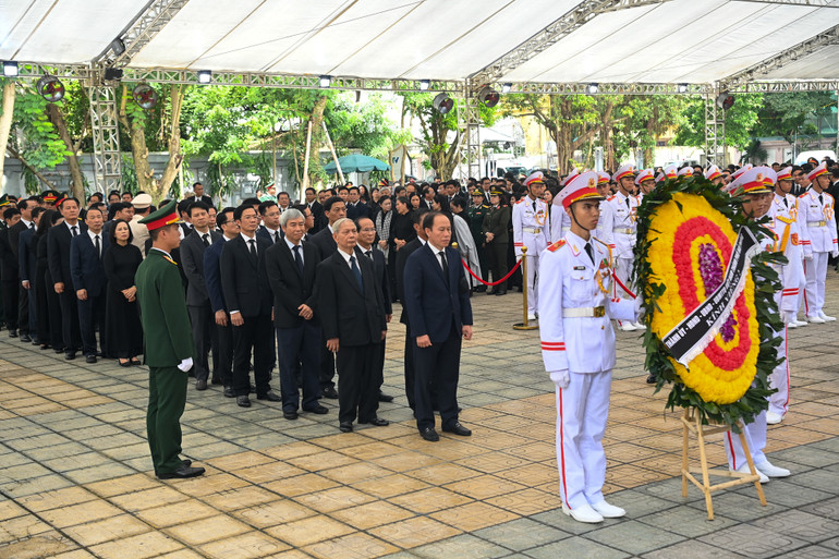 Đoàn Hải Phòng viếng Tổng Bí thư Nguyễn Phú Trọng.