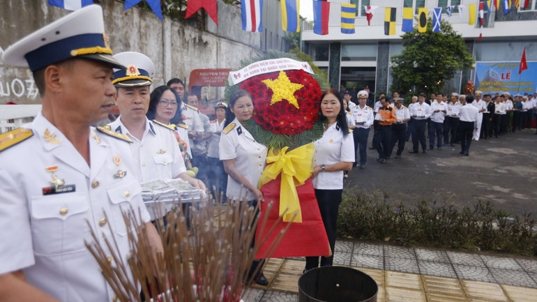 Buổi lễ diễn ra trang trọng.