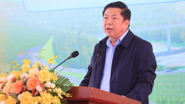 Bộ trưởng Xây dựng Trần Hồng Minh. Bộ trưởng Xây dựng Trần Hồng Minh.