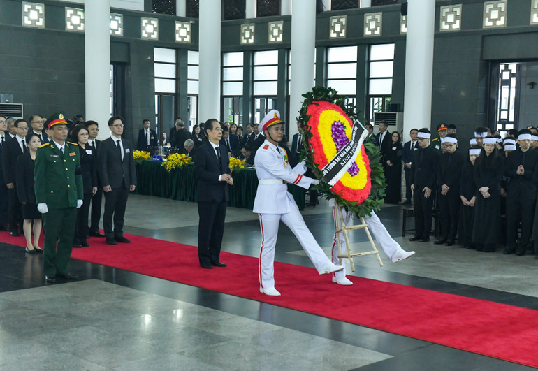 Đoàn Hàn Quốc viếng Tổng Bí thư Nguyễn Phú Trọng.