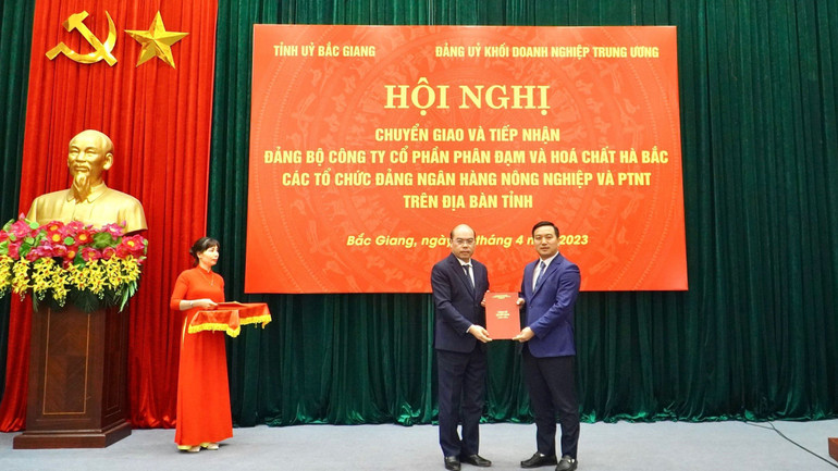 Chuyển giao, tiếp nhận các tổ chức đảng trên địa bàn tỉnh Bắc Giang.