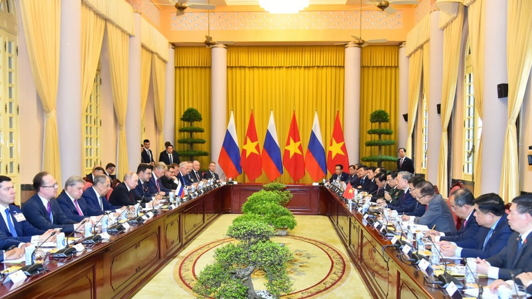 Quang cảnh buổi hội đàm giữa Chủ tịch nước Tô Lâm và Tổng thống Liên bang Nga Vladimir Putin tại Phủ Chủ tịch.