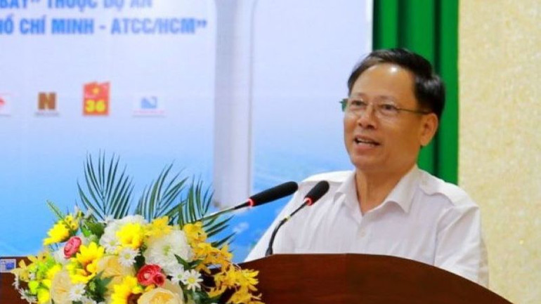 Phó Tổng giám đốc VATM Nguyễn Đình Công chỉ đạo các đơn vị đẩy nhanh tiến độ các hạng mục công trình trọng điểm.