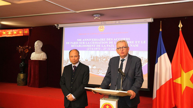 Nguyên Bí thư toàn quốc Đảng Cộng sản Pháp Pierre Laurant khẳng định, Hiệp định Paris được ký kết là thành quả của cuộc đấu tranh của nhân dân Việt Nam và là minh chứng cho tình đoàn kết quốc tế, tất cả vì hòa bình của Việt Nam.