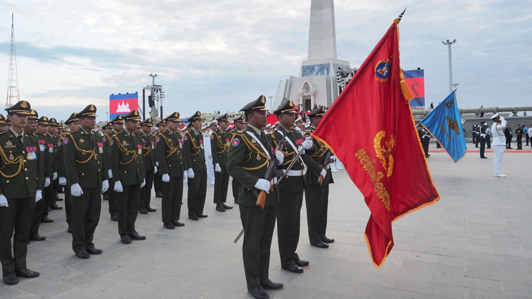 Lễ kỷ niệm được tổ chức bên Tượng đài Thắng-Thắng (Ảnh: Nguyễn Hiệp)