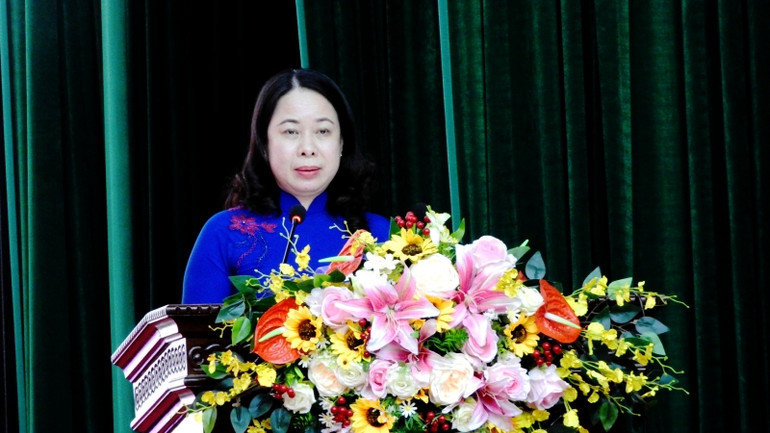 Phó Chủ tịch nước Võ Thị Ánh Xuân phát biểu tại Lễ đón nhận danh hiệu Anh hùng lực lượng vũ trang của Hội Liên hiệp Phụ nữ Khu 5.