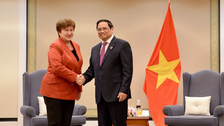 Thủ tướng Phạm Minh Chính gặp Tổng Giám đốc Quỹ tiền tệ Quốc tế (IMF) Kristalina Georgieva. (Ảnh: Thanh Giang)