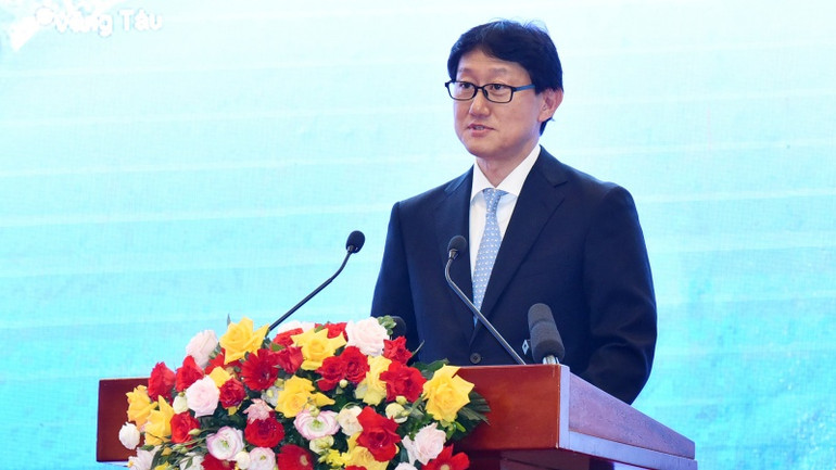 Đại diện đối tác, tổng thầu phát biểu. Đại diện đối tác, tổng thầu phát biểu.