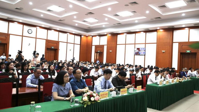 Các đại biểu tham dự buổi gặp mặt.