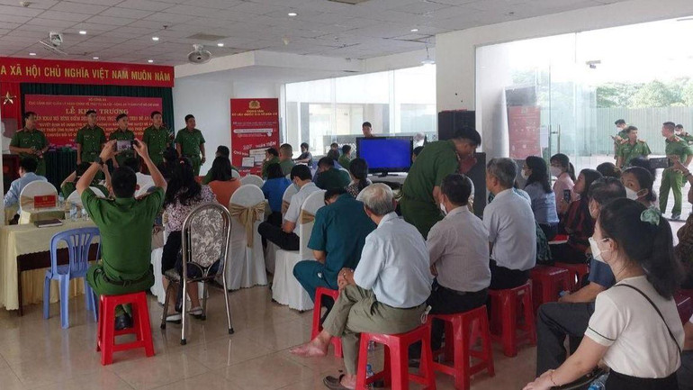 Triển khai mô hình điểm về sử dụng dịch vụ công trực tuyến tại chung cư Hưng Ngân.