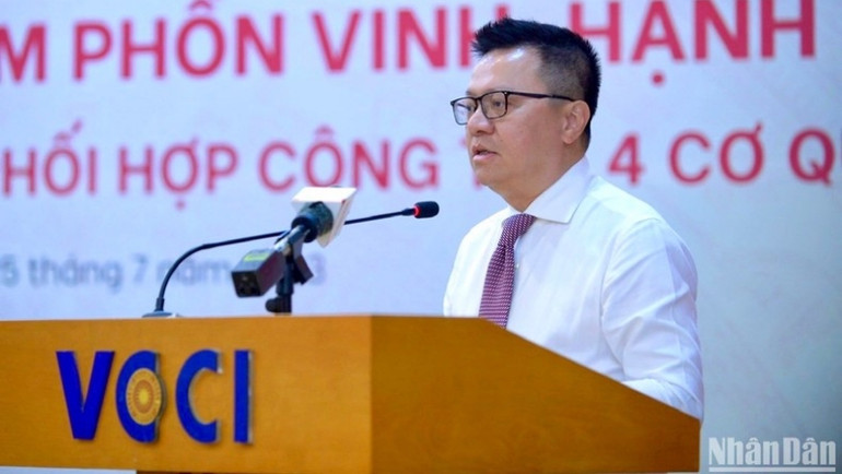 Chủ tịch Hội Nhà báo Việt Nam Lê Quốc Minh phát biểu tại Diễn đàn.