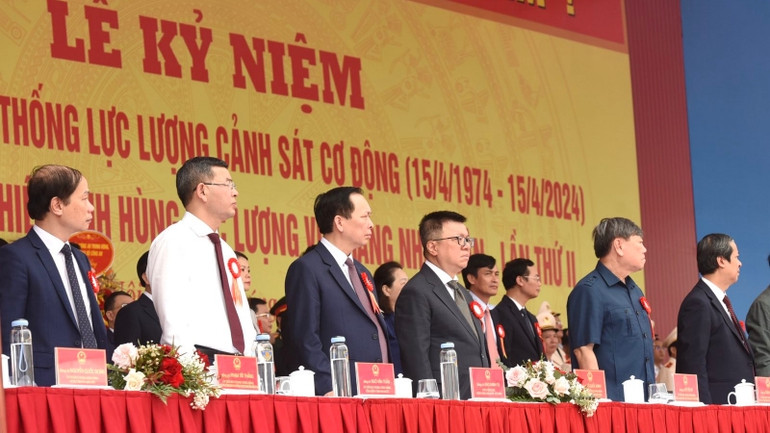 Các đại biểu tham dự Lễ kỷ niệm 50 năm Ngày Truyền thống lực lượng Cảnh sát cơ động. (Ảnh: Trần Hải)