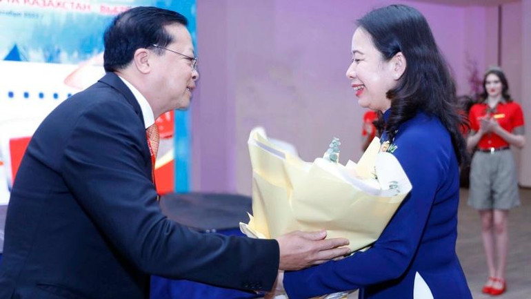 Lễ công bố diễn ra trước sự chứng kiến của đồng chí Võ Thị Ánh Xuân, Ủy viên Trung ương Đảng, Phó Chủ tịch nước Cộng hòa xã hội chủ nghĩa Việt Nam.