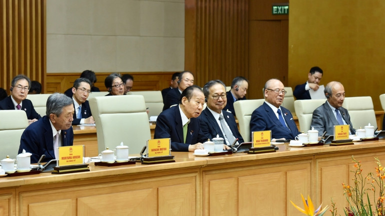 Chủ tịch Liên minh Nghị sĩ hữu nghị Nhật Bản-Việt Nam Nikai Toshihiro dẫn đầu đoàn nghị sĩ Nhật Bản.