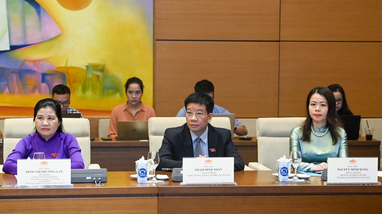 Các đại biểu Việt Nam dự buổi tiếp.