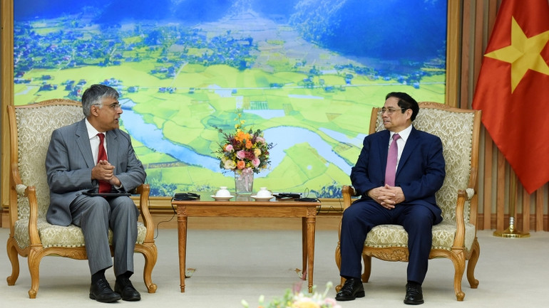 Thủ tướng Phạm Minh Chính tiếp ông Sanjaya Panth, Phó Vụ trưởng Vụ châu Á-Thái Bình Dương của Quỹ Tiền tệ Quốc tế (IMF).