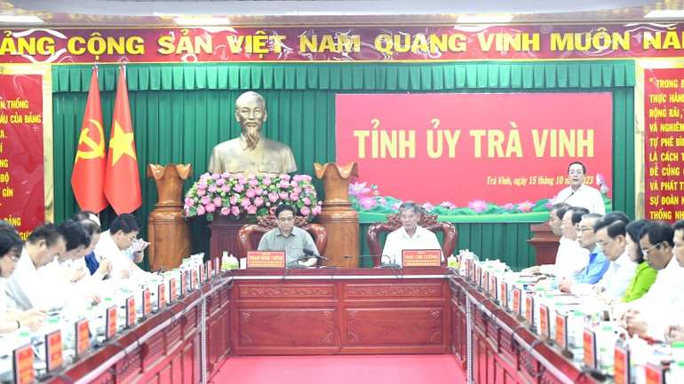 Quang cảnh buổi làm việc.