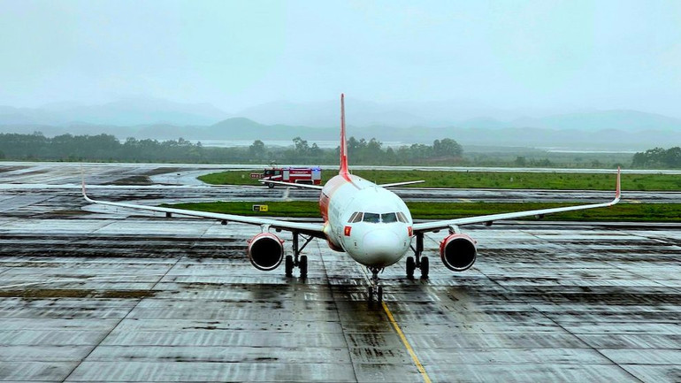 Đường bay Vân Đồn-Cần Thơ đã kết nối hai Trung tâm du lịch của đồng bằng Sông Hồng với đồng bằng Sông Cửu Long. Đường bay Vân Đồn-Cần Thơ đã kết nối hai Trung tâm du lịch của đồng bằng Sông Hồng với đồng bằng Sông Cửu Long.