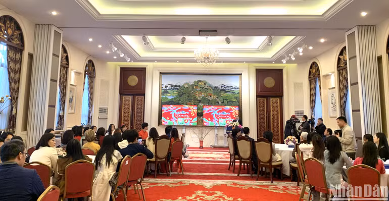 Ấm áp "Xuân quê hương" của người Việt Nam tại Trung Quốc ảnh 2