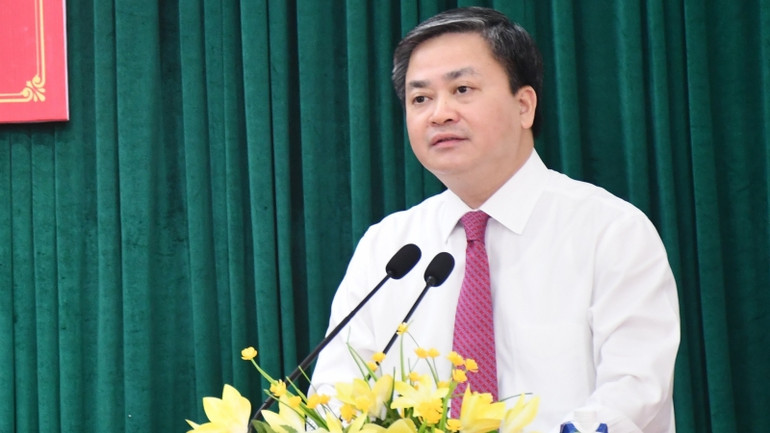 Bí thư Tỉnh ủy Bến Tre Lê Đức Thọ phát biểu trong buổi họp mặt cán bộ chủ chốt.