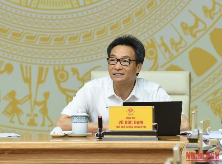 Phó Thủ tướng Vũ Đức Đam, Phó Chủ tịch Thường trực Ủy ban phát biểu chỉ đạo Hội nghị. (Ảnh: Trần Hải) Phó Thủ tướng Vũ Đức Đam, Phó Chủ tịch Thường trực Ủy ban phát biểu chỉ đạo Hội nghị. (Ảnh: Trần Hải)