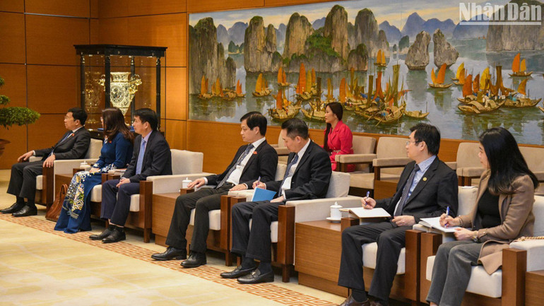 Các đại biểu Quốc hội Việt Nam dự buổi tiếp. (Ảnh: DUY LINH)