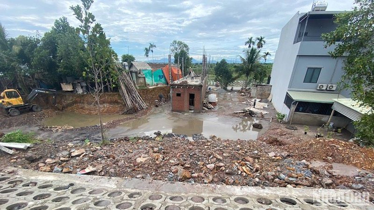 Hạ tầng kỹ thuật tại Cụm công nghiệp Cẩm Lệ chưa bảo đảm. (Ảnh: ANH ĐÀO)