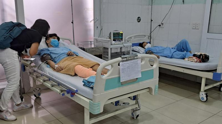 Hai nạn nhân bị thương đang được điều trị tại bệnh viện.