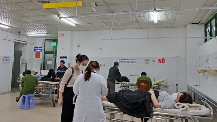 Lực lượng chức năng đang cập nhật thông tin liên quan đến vụ tai nạn từ các nạn nhân đang điều điều trị tại Bệnh viện Đà Nẵng sáng ngày 23/1.