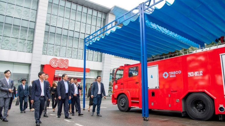 Đoàn thăm Trung tâm thương mại Tasco Mall - nơi được Tasco triển khai theo mô hình Automall tích hợp nhiều thương hiệu. Trung tâm thương mại Tasco Mall cũng là Trung tâm thương mại tiên phong tự trang bị xe chữa cháy để đảm bảo công tác cứu hộ PCCC tại chỗ.
