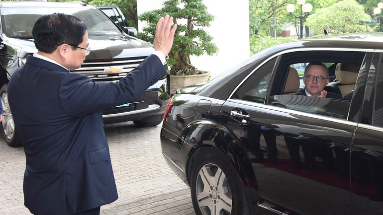 Thủ tướng Phạm Minh Chính tiễn Thủ tướng Australia Anthony Albanese. Thủ tướng Phạm Minh Chính tiễn Thủ tướng Australia Anthony Albanese.