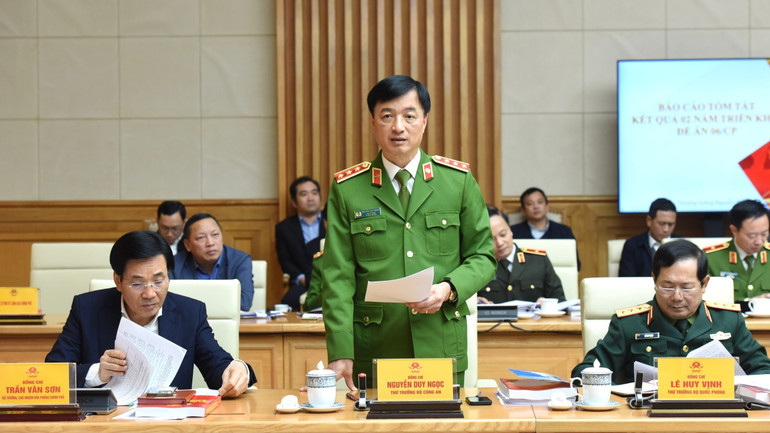 Thứ trưởng công an Nguyễn Duy Ngọc phát biểu.