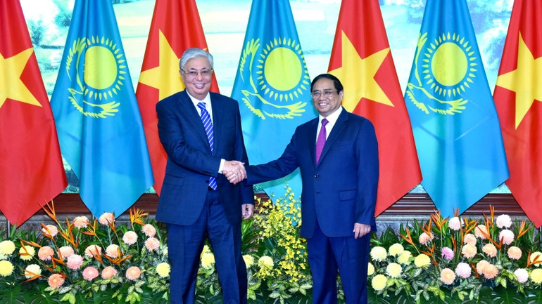 Thủ tướng Phạm Minh Chính và Tổng thống Kazakhstan Kassym-Jomart Tokayev.