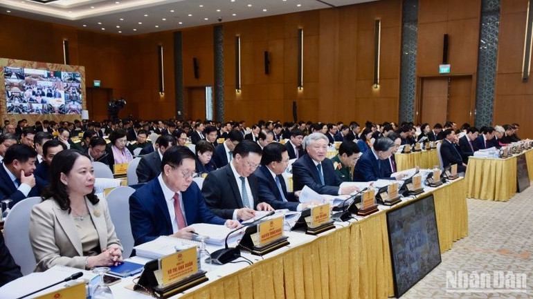 Các đồng chí lãnh đạo Đảng, nhà nước tham dự Hội nghị. Các đồng chí lãnh đạo Đảng, nhà nước tham dự Hội nghị.