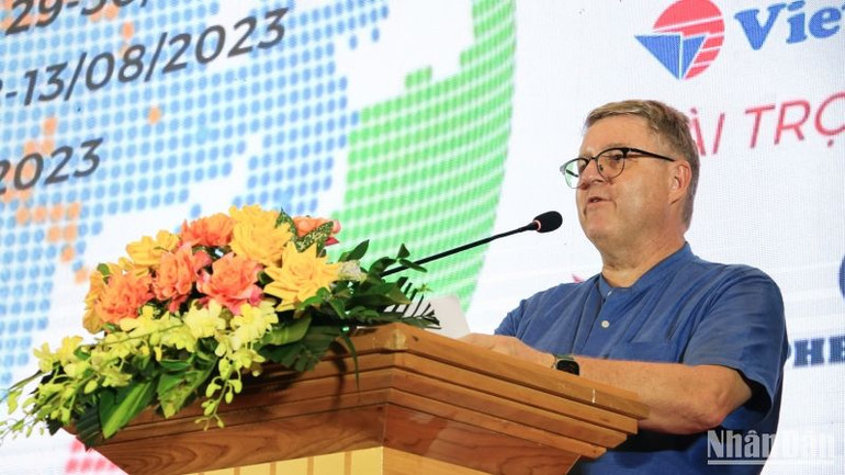 Ông Troels Jakobsen, Trưởng bộ phận Thương mại, Tham tán Thương mại, Đại sứ quán Đan Mạch phát biểu tại lễ trao giải.