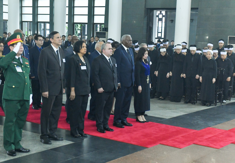 Đoàn Cuba viếng Tổng Bí thư Nguyễn Phú Trọng.