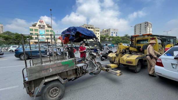 Phòng Cảnh sát giao thông Công an thành phố Hà Nội xử lý xe tự chế.
