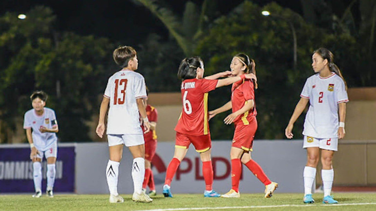 Đội tuyển nữ Việt Nam phải cuối hiệp 1 mới tìm được bàn thắng mở tỷ số. (Ảnh: VFF)