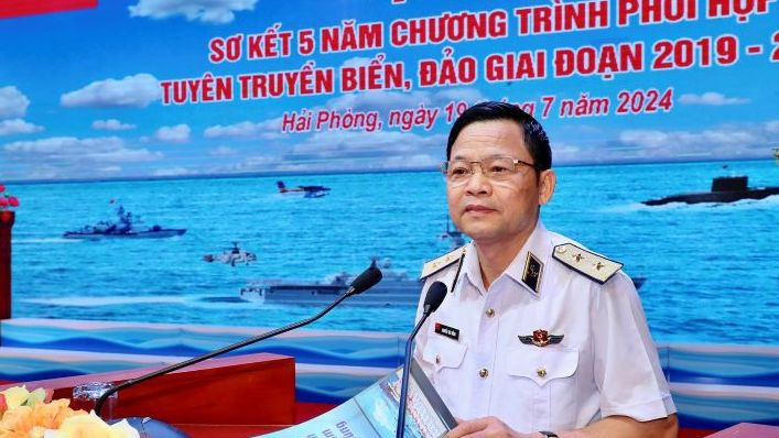 Trung tướng Nguyễn Văn Bổng, Bí thư Đảng ủy, Chính ủy Hải quân phát biểu kết luận Hội nghị. Trung tướng Nguyễn Văn Bổng, Bí thư Đảng ủy, Chính ủy Hải quân phát biểu kết luận Hội nghị.