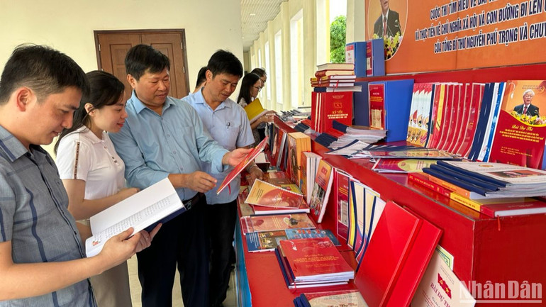 Các bài dự thi đầu tư công phu, đạt kết quả cao được trưng bày, giới thiệu rộng rãi đến với các tầng lớp nhân dân. Các bài dự thi đầu tư công phu, đạt kết quả cao được trưng bày, giới thiệu rộng rãi đến với các tầng lớp nhân dân.