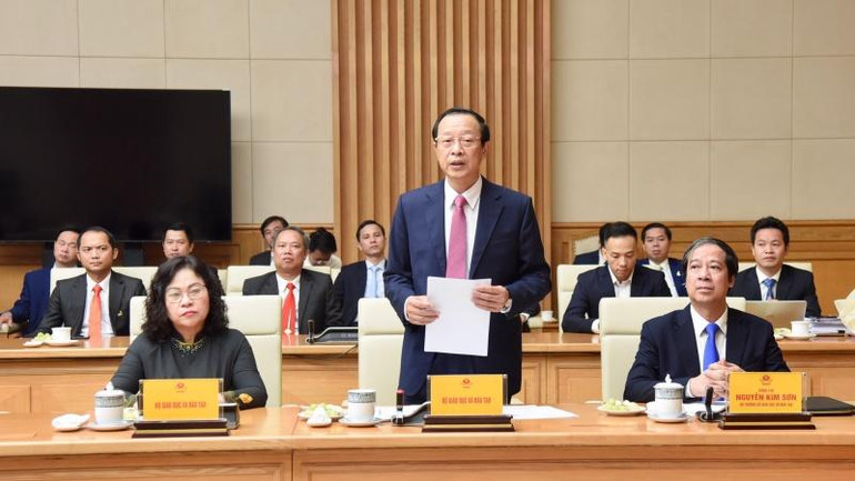 Đại diện Bộ Giáo dục và Đào tạo phát biểu ý kiến tại buổi gặp mặt. (Ảnh: Trần Hải) Đại diện Bộ Giáo dục và Đào tạo phát biểu ý kiến tại buổi gặp mặt. (Ảnh: Trần Hải)